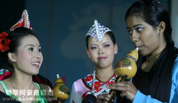 駐華使節云南歡度平安夜