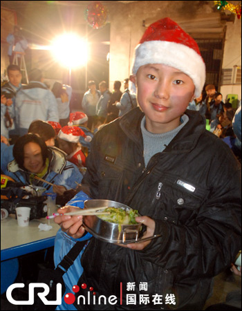 志愿者在山里學(xué)校的晚餐（組圖）