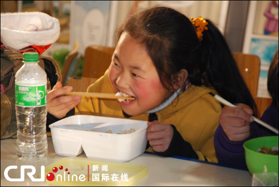 志愿者在山里學校的晚餐（組圖）