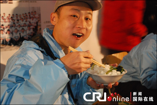 志愿者在山里學校的晚餐（組圖）