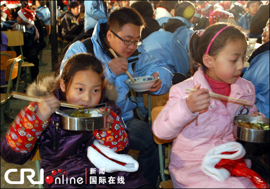 志愿者在山里學校的晚餐（組圖）