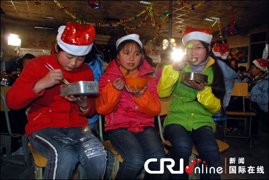 志愿者在山里學校的晚餐（組圖）