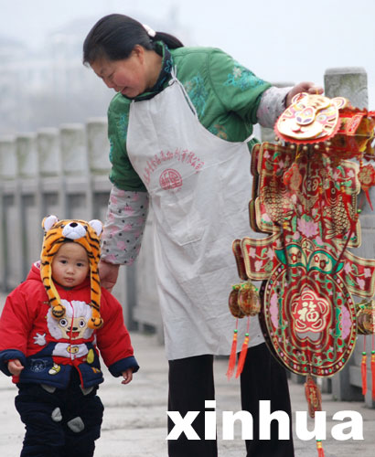 湖北：虎年臨近虎飾俏