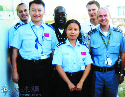 兩名天津籍維和民警一線抗震救災