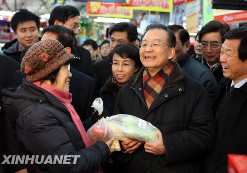 溫家寶總理在北京考察工作紀(jì)實(shí):歲寒尤應(yīng)念民生