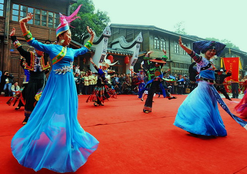 “海峽兩岸民間藝術嘉年華”在福州舉行