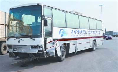 天津男子駕車撞死9人續：被圍時企圖自殺(圖)