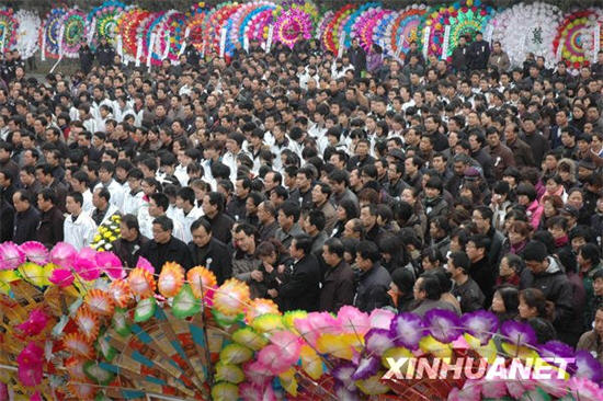 陜西8人搭人梯營救落水男孩 兩救人者溺亡(圖)