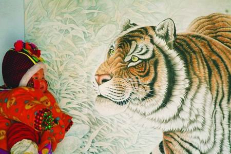 河南小山村以畫虎聞名 繪畫年收入達(dá)3000萬