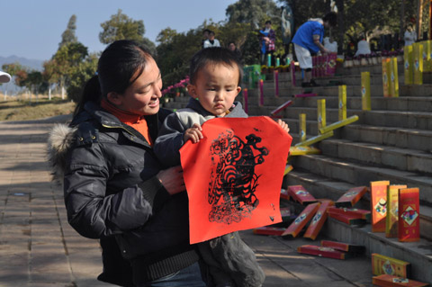 萬人涌進云南野生動物園看老虎