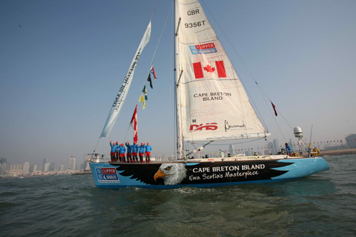 青島市隆重歡迎克利伯環球帆船賽船隊（圖）