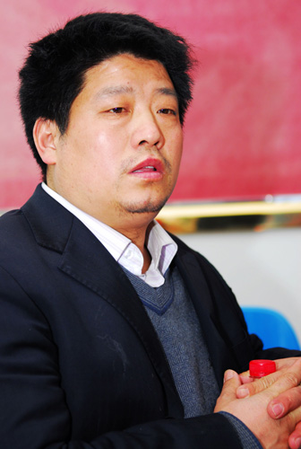 武漢“信義兄弟”感動(dòng)河南交警
