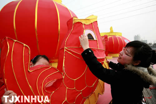 天津：元宵近了花燈俏