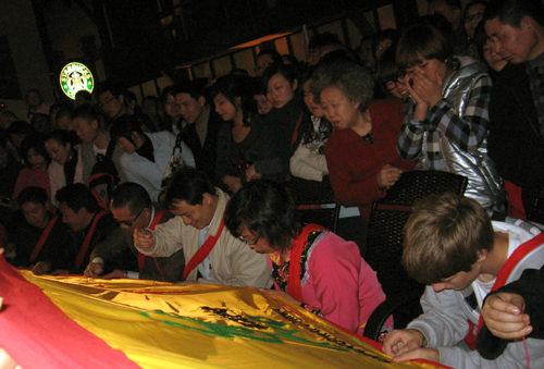 鬧元宵 災區羌民來蓉獻禮（圖）