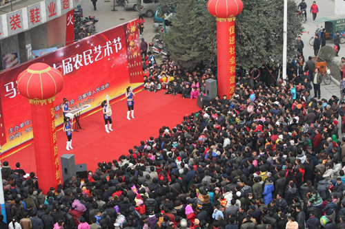 鄭州三萬農民喜過藝術節