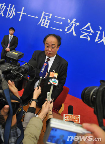 百家媒體云集政協(xié)首場(chǎng)新聞發(fā)布會(huì)