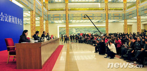 百家媒體云集政協首場新聞發布會