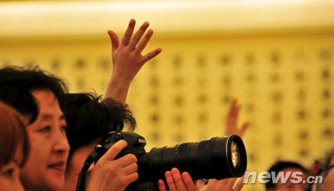 百家媒體云集政協首場新聞發布會