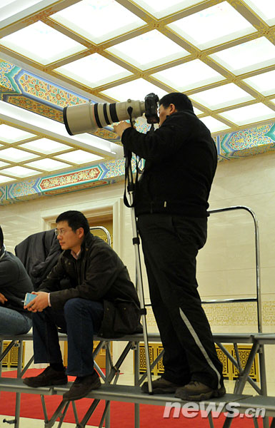 百家媒體云集政協(xié)首場(chǎng)新聞發(fā)布會(huì)