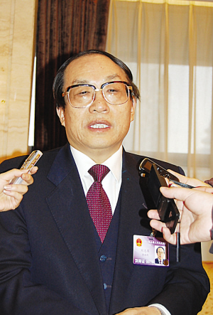 鐵道部部長(zhǎng)稱火車票實(shí)名制將會(huì)在全國(guó)推廣