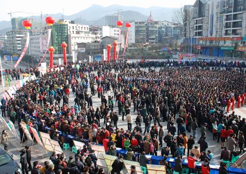 萬源政府搭臺送崗位 6900人達(dá)成就業(yè)意向