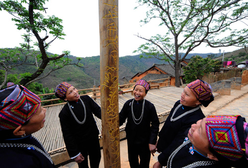 云南文山傳承發(fā)揚(yáng)壯族古老歌書