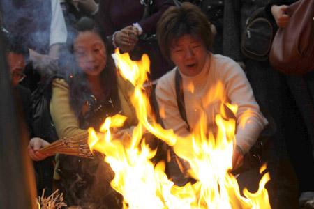 福建南平惡性殺人案續:遇難家屬悲痛悼念當場暈倒