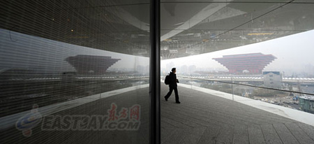 世博文化中心竣工 開幕式場景悄然搭臺