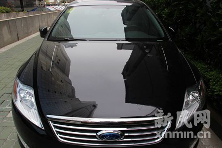 滬福特4S店啟動召回 ?？怂垢鼡Q油管需2小時