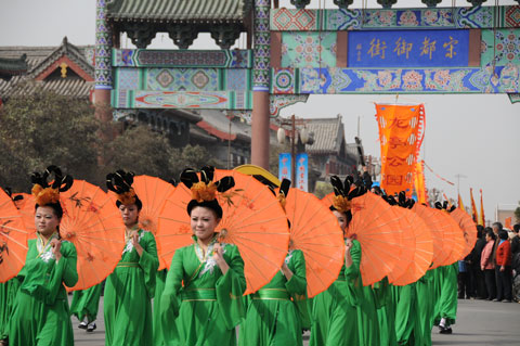 開封清明文化節展現歷史風俗  開封府頒發新火種