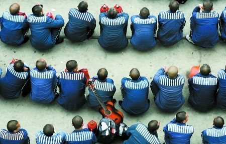 河南周口監獄3000多名犯人大轉移(組圖)