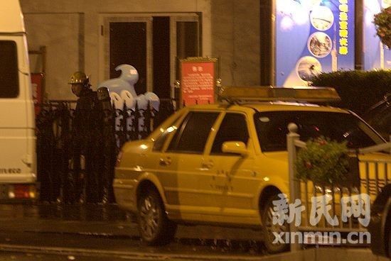 上海東方明珠塔頂發生火災 疑遭雷擊(圖)