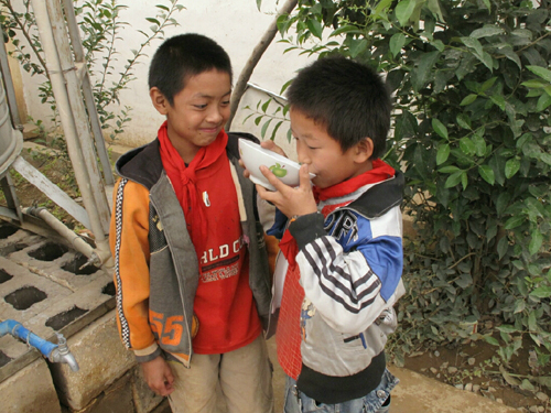 武警黃金部隊旱區(qū)打井建奇功解決萬名村民飲水難