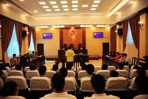 川大教授云南元陽拍攝哈尼梯田風光死亡案一審開庭