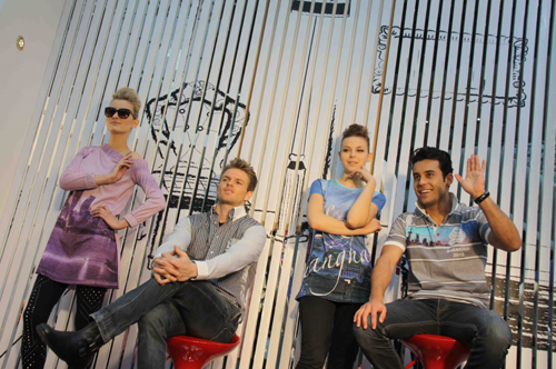 海外“郎才女貌”模特助興第十三屆海博會