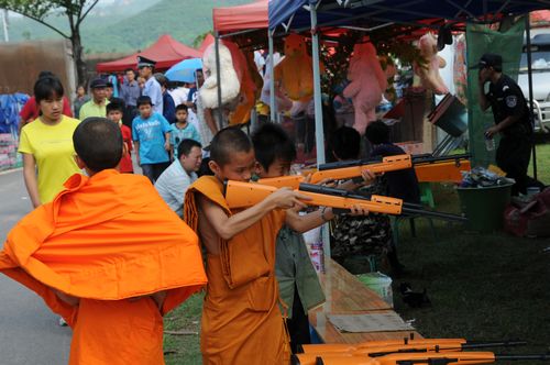 西雙版納熱帶植物園內的歡樂傣族年