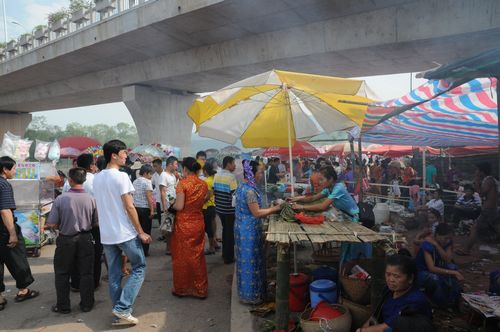 西雙版納熱帶植物園內的歡樂傣族年