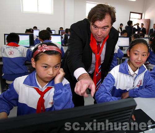 首批可口可樂希望學校在四川落成