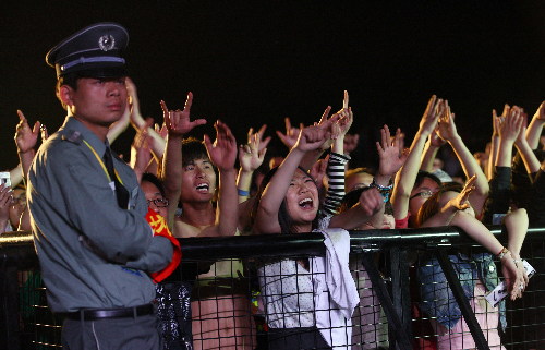 五一草莓音樂(lè)節(jié)爆棚