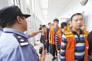 南京轉移千名在押人員 直升機空中警戒(圖)