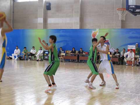 四體會(huì)男子三人籃球賽競(jìng)爭(zhēng)異常激烈