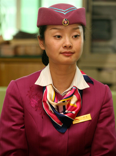 李佳：地震襲來冷靜應(yīng)對，應(yīng)急處理贏得贊譽(yù)