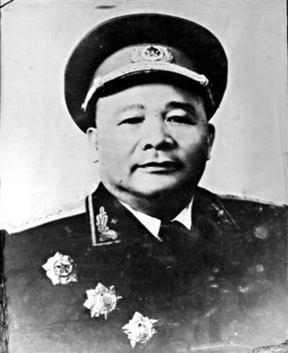 毛新宇等70名開國元?jiǎng)缀蟠鷮⒏昂本拺验_國大將