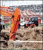 北京小區工地內挖出300余枚炸彈(組圖)