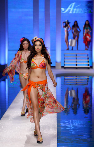 “水之夢”2010愛慕泳裝發布會絢麗上演
