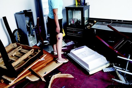 武漢多名拆遷戶深夜遭撬門襲擊 孕婦被電棍擊傷