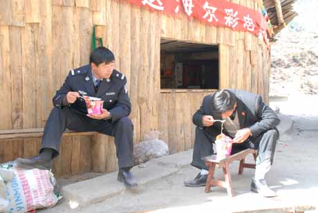 為了高原藏區的和諧安寧——云南迪慶藏族自治州中級人民法院工作紀實