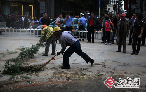 云南飯店裙樓拆除時倒塌砸傷5路人