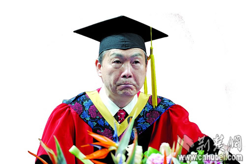 畢業典禮校長講話串聯熱詞 7700學子喊“根叔”