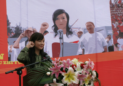 云南一萬五千名大學(xué)生志愿者開展禁毒宣傳活動(dòng)